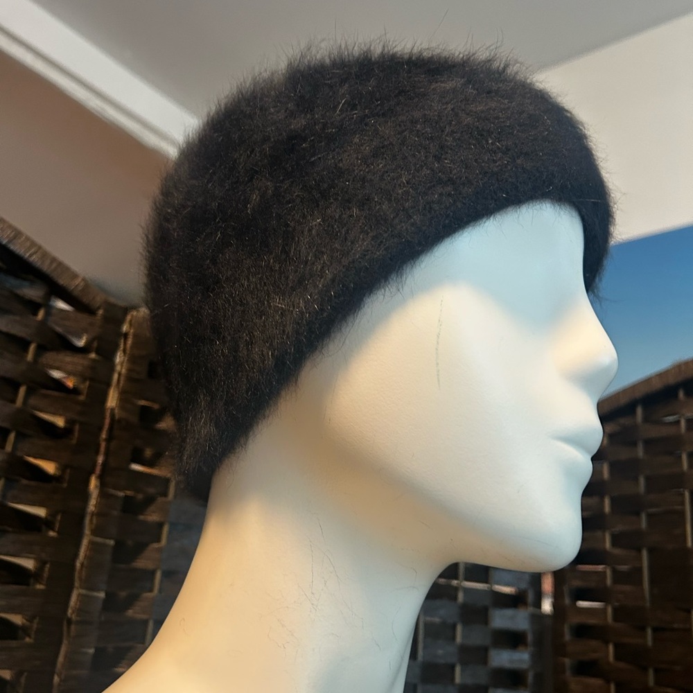 rabbit fur blend black beanie hat - Picture 3 of 6